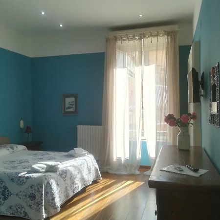 B & B Luca Giordano N6 Наполи Екстериор снимка