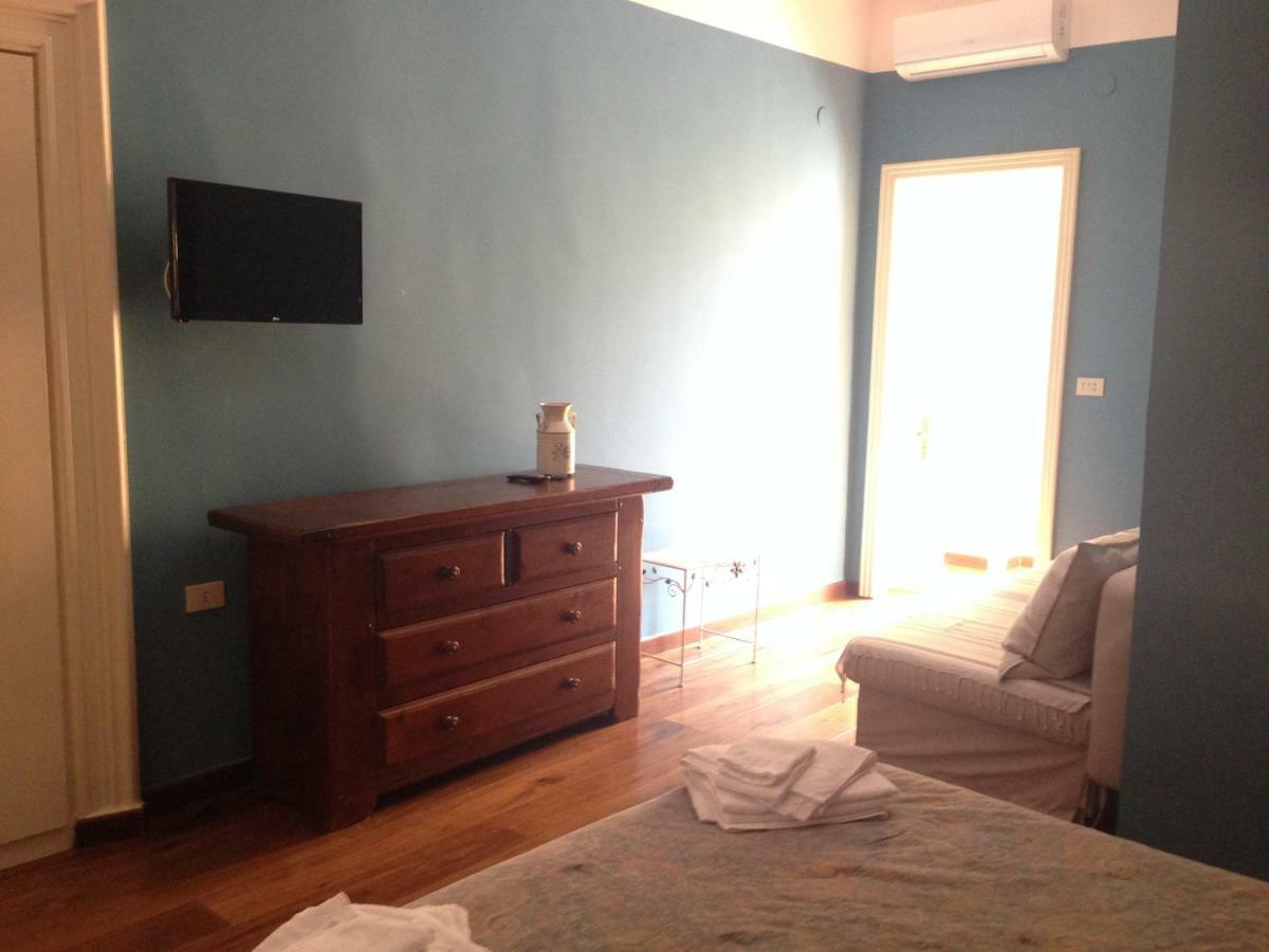 B & B Luca Giordano N6 Наполи Екстериор снимка