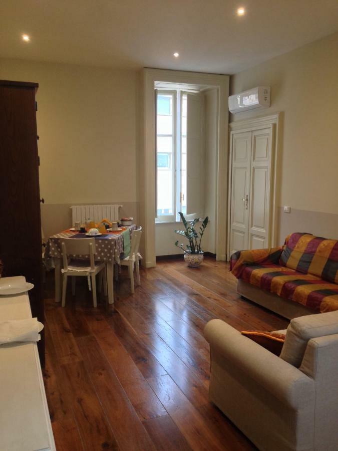 B & B Luca Giordano N6 Наполи Екстериор снимка