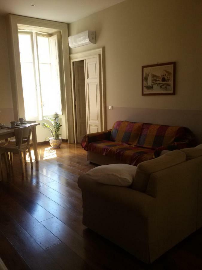 B & B Luca Giordano N6 Наполи Екстериор снимка